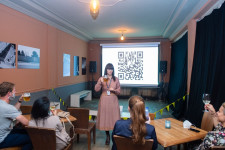Screening of Skylarks on the String