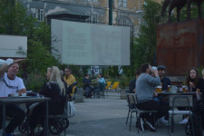 LAST YEAR’S WINNING COMEDY CALL MOM! SCREENED AT KASÁRNA KARLÍN OPEN-AIR CINEMA 