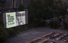 LAST YEAR’S WINNING COMEDY CALL MOM! SCREENED AT KASÁRNA KARLÍN OPEN-AIR CINEMA 