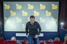 Projekce minisérie Devadesátky 