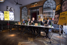 First press conference 5. 2. - Café - Café 
