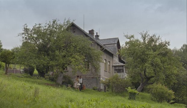 trailer Dust of the Ground