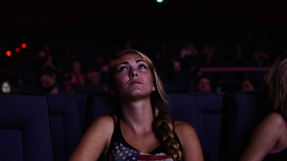trailer Dark Night