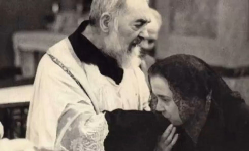 Picture Searching for Padre Pio