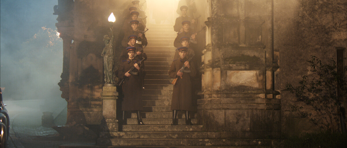 trailer Stalin´s Couch