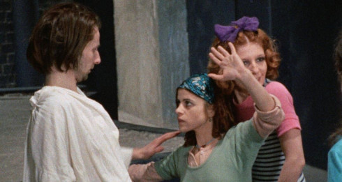 Snímek Out 1: Noli me tangere (část 3, 4)